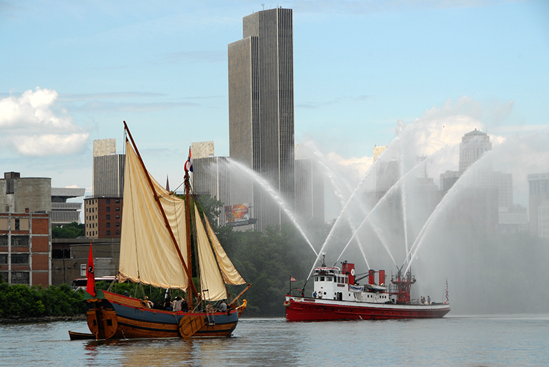 Onrust arrives at Albany